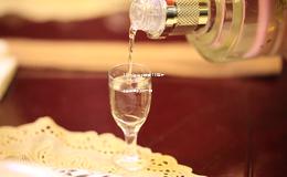 100ml茅台小瓶酒,100毫升小茅台酒多少钱一瓶