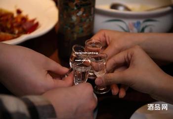 白酒代理开网店怎么样啊(白酒代理开网店怎么样啊多少钱)