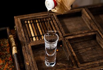 2.5升茅台迎宾酒值得收藏吗,茅台迎宾 2.5升