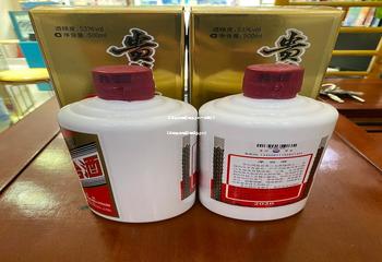 06年茅台迎宾酒多少钱一瓶呢(06年的茅台迎宾酒值多少钱)