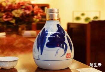 五粮液专卖店怎么查询真伪(五粮液集团官网怎么查专卖店)