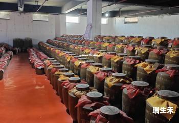 八几年的茅台(1984年的茅台多少钱一瓶)