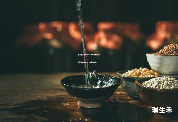 茅台多少钱一瓶53酱香飞天,茅台酒53度价格飞天现在多少钱