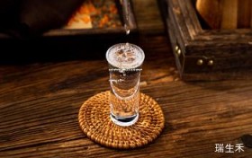 茅台酒执行标准是多少(茅台酒执行标准是多少毫升)