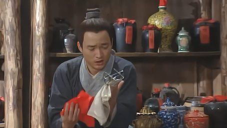 武林外传：秀才惹怒小郭，小郭专门整蛊他，把秀才给整惨了